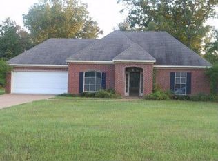 732 Forest Woods Dr, Byram, MS 39272