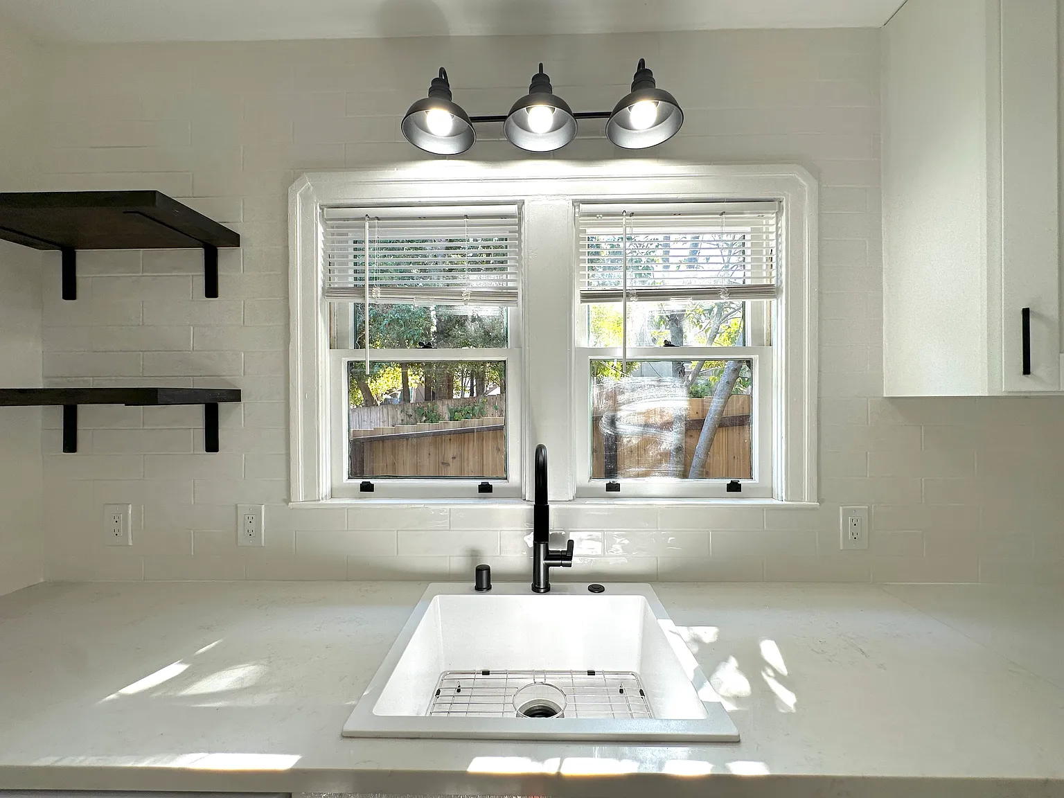 2 bed, 1.0 bath, 1100 sqft, $2,700 — Photo 3