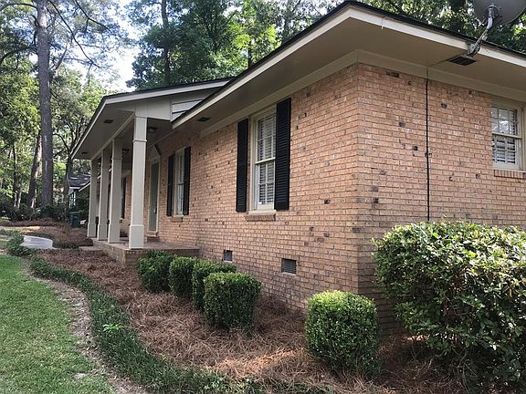 3rd image of 2408 Jerry Jones Dr