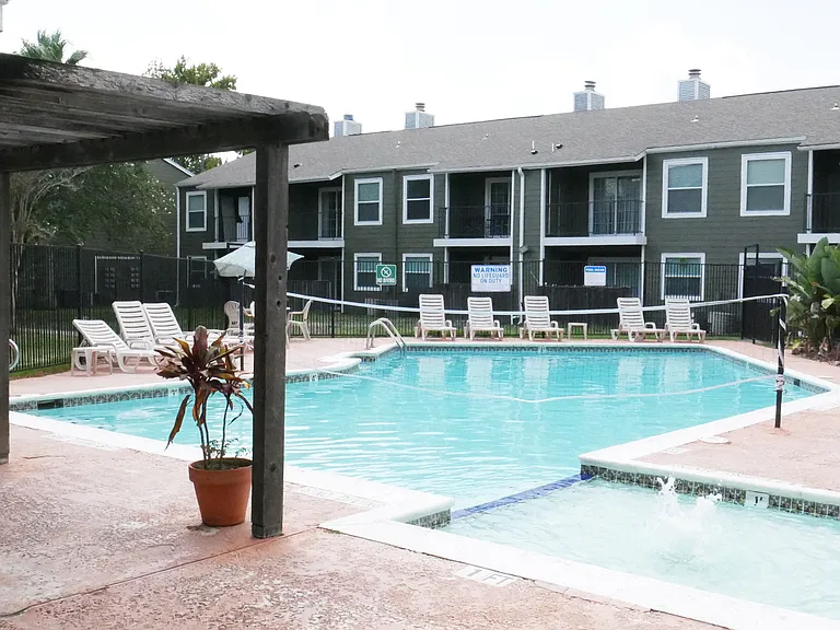 Mosswood Apartments — Photo 22