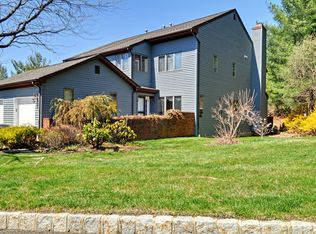 151 Fisher Rd, Mahwah, NJ 07430