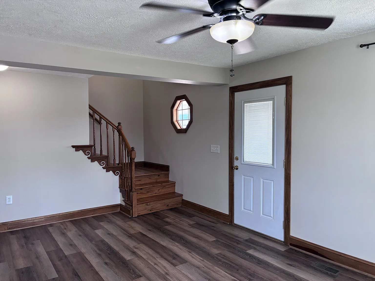 705 E Main St — Photo 4