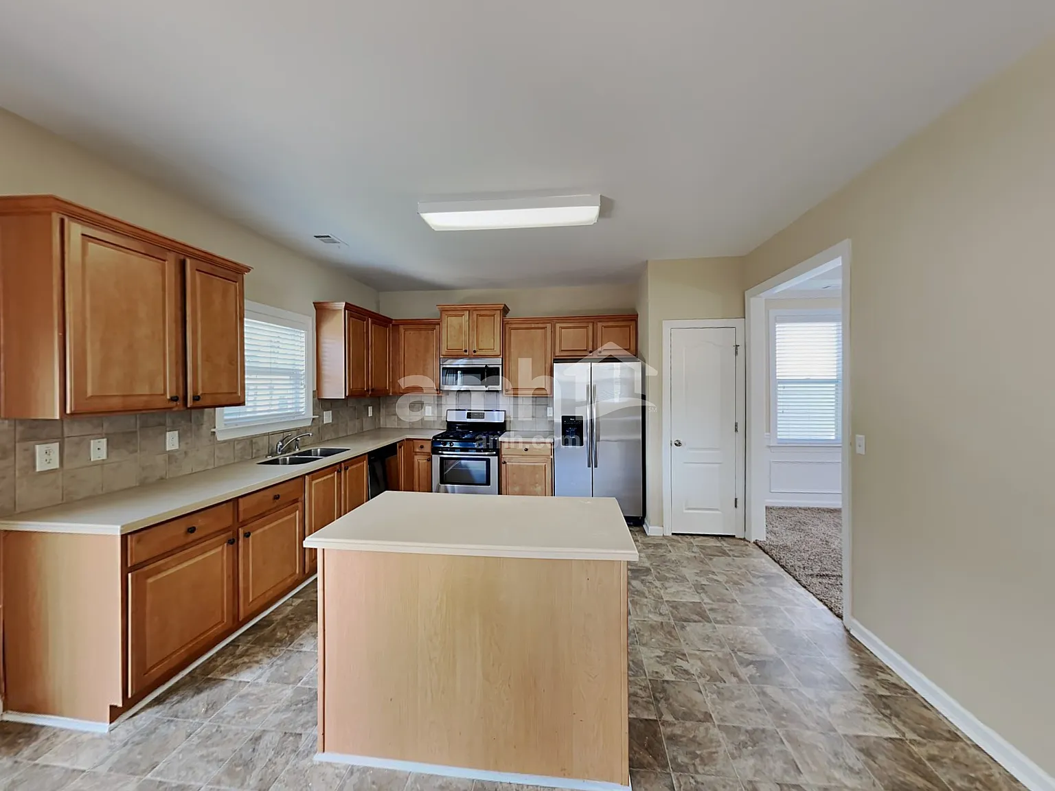 4 bed, 2.5 bath, 2767 sqft, $2,510 — Photo 3
