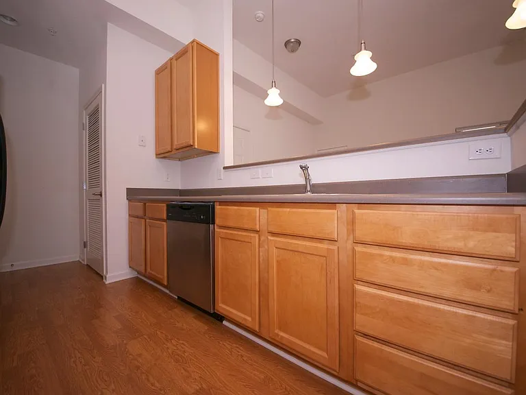 655 E 24th St #E — Photo 14