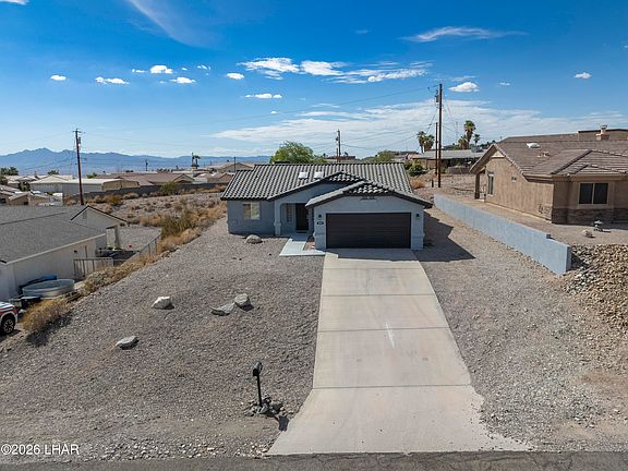 3rd image of 3661 Yucca Dr