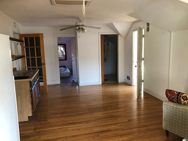 1081 N Marion St — Photo 13