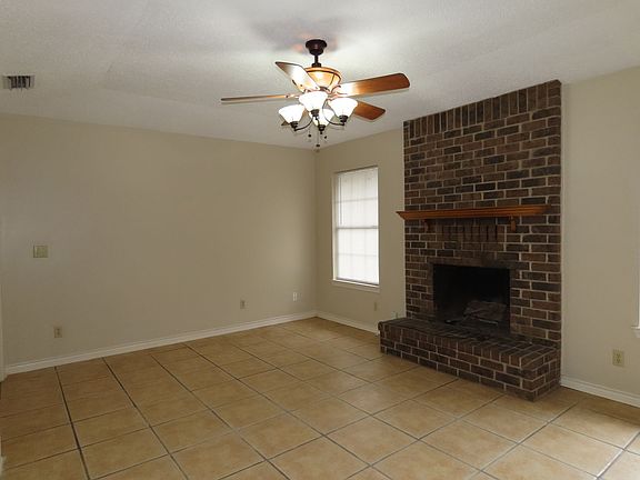 5th image of 808 Corey Dr