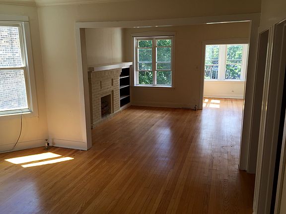 3rd image of 4743 N Maplewood Ave #3