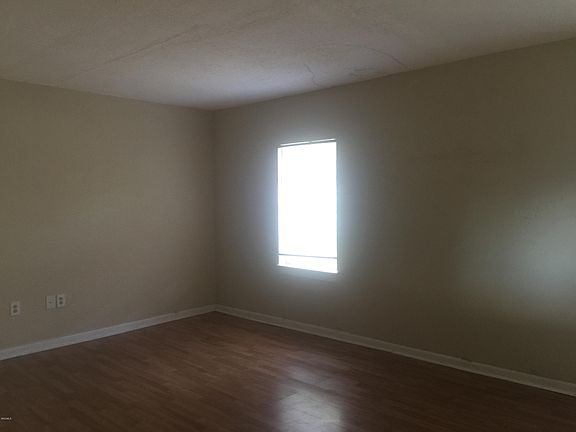 5th image of 2505 Parkdale Dr