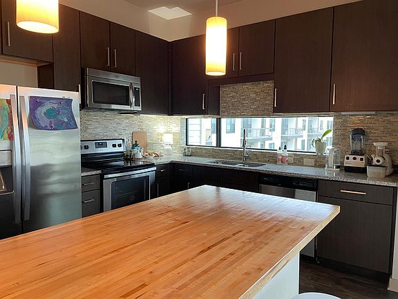 4th image of 3000 Harmon Ave #457