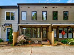 729 Hammond Dr, Woodstock, GA 30188