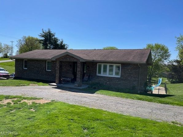 48458 W Greenbrier Dr, Saint Clairsville, OH 43950