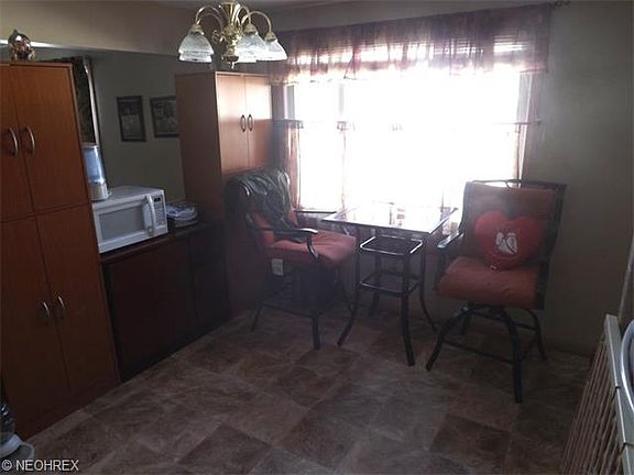 4th image of 3740 Ravenwood Dr SE