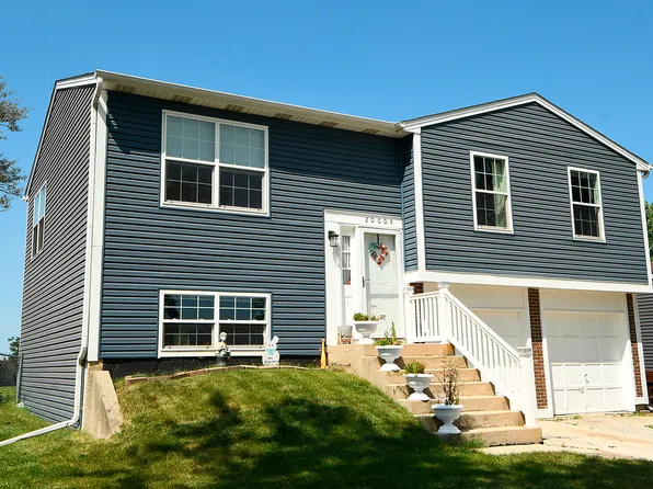 20604 S Graceland Ln, Frankfort, IL 60423