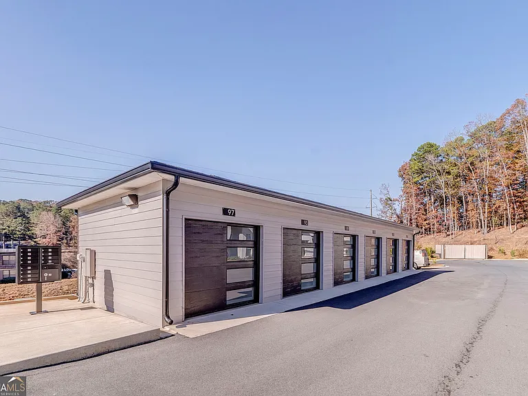 93 Chateau Dr — Photo 16