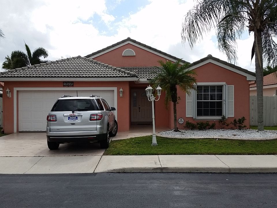 1st image of 16556 NW 4th St