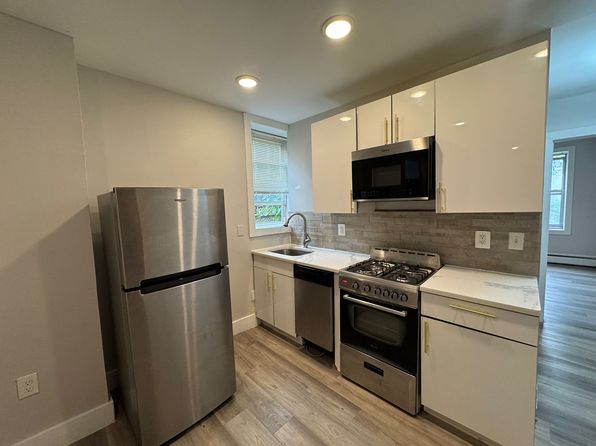 18-22 Wright Ave #1B