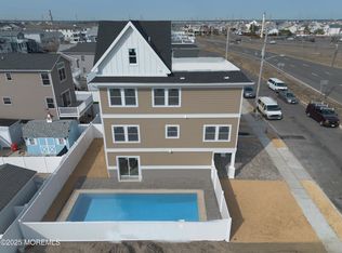 209 Dewey Dr, Ortley Beach, NJ 08751