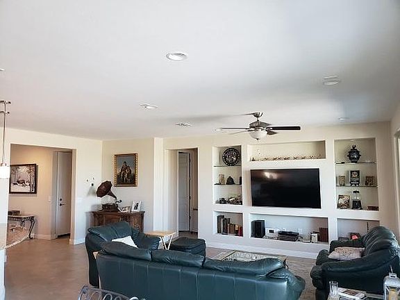 5th image of 3916 N Hawthorn Dr