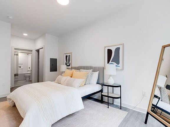 5th image of 507 E Main St Penthouse 2
