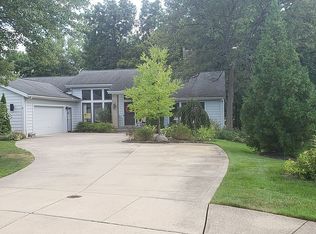 26850 Bernwood Rd, Beachwood, OH