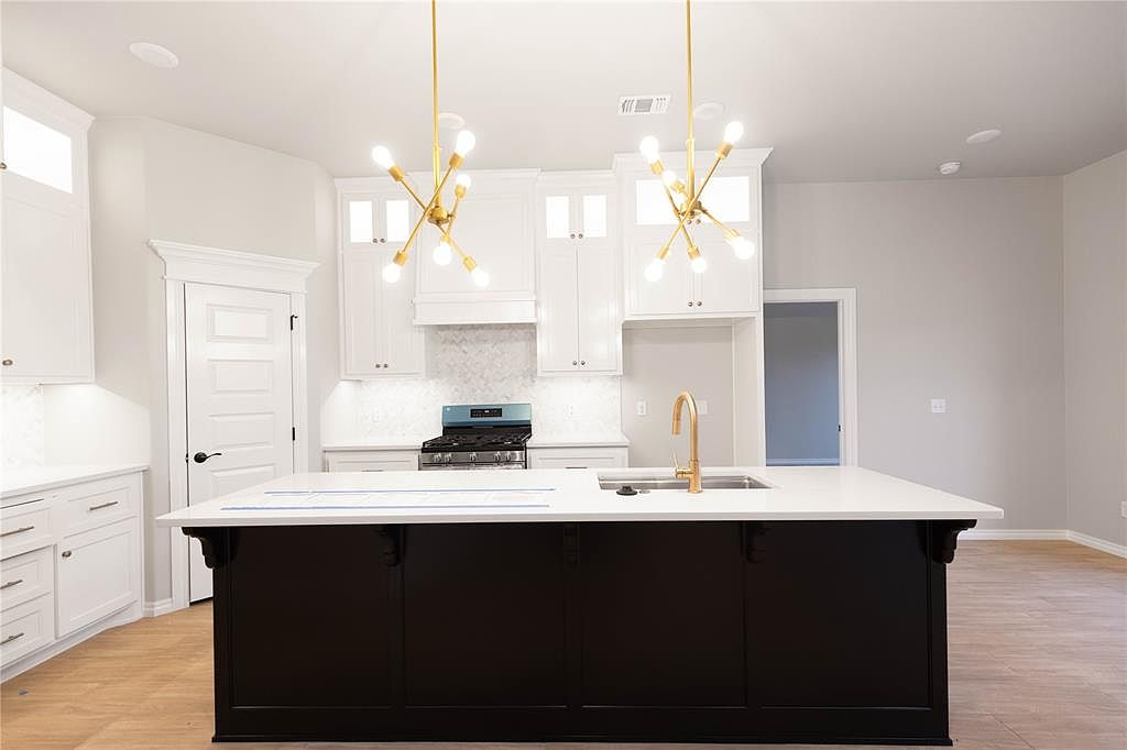 8712 Kate Xing, Yukon, OK 73099 | Zillow