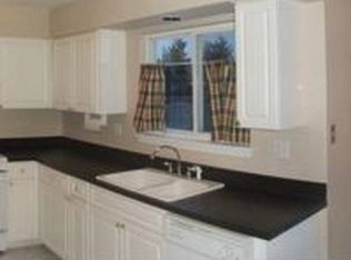 641 Woodbridge Dr, Elgin, IL 60124