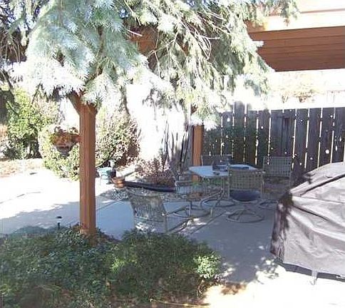 5th image of 633 N Main St