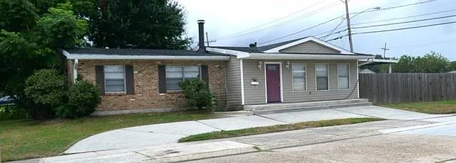 3 bed, 2.0 bath, 1600 sqft, $2,300 — Photo 2