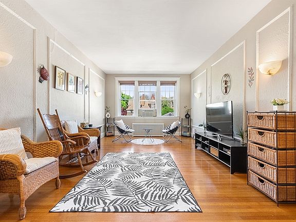 4th image of 99 Perry St APT 6