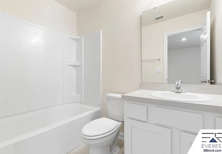 41 Temple Dr — Photo 18