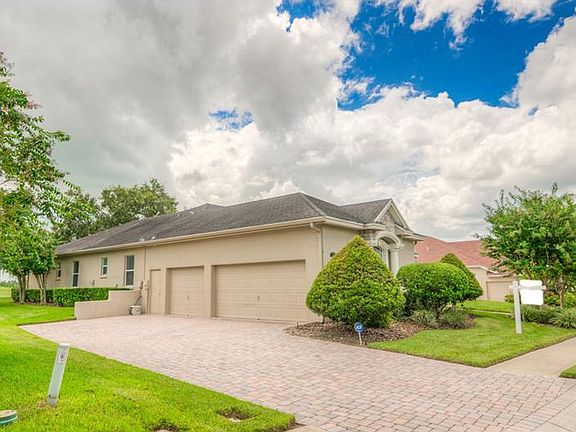 2nd image of 705 Whisper Woods Dr