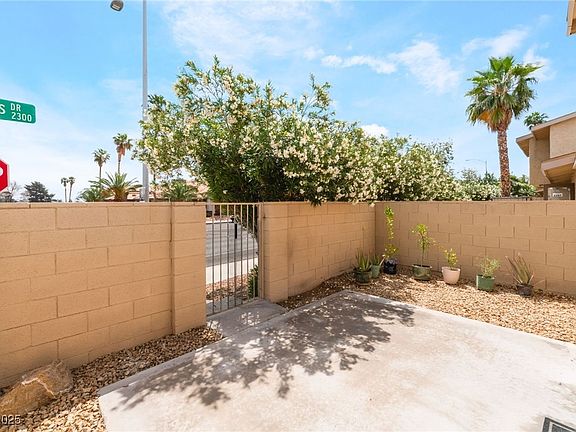 3rd image of 2261 Tall Pine Dr