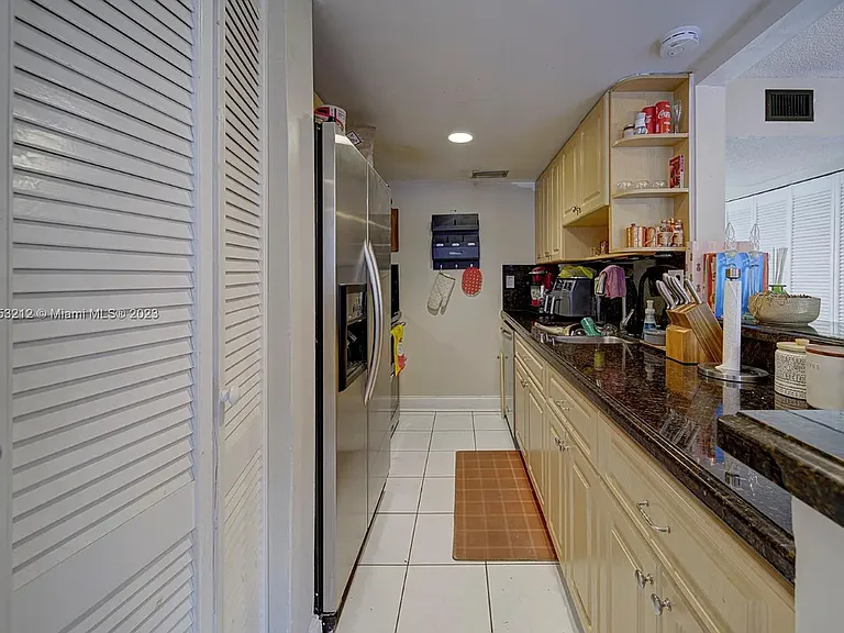 12262 SW 17th Ln #101-V — Photo 9