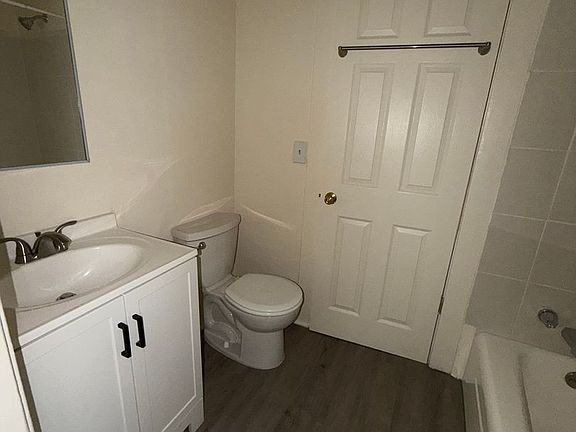 5th image of 1206 E McKinley St