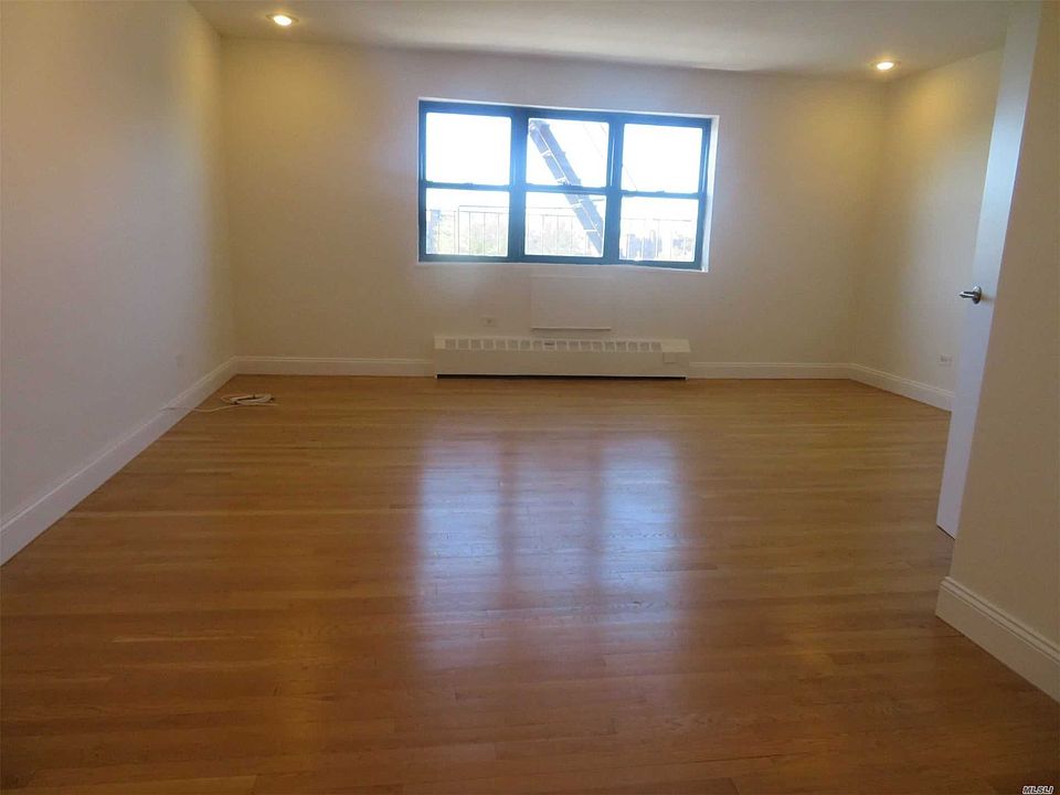 2nd image of 149-45 Northern Blvd #5B
