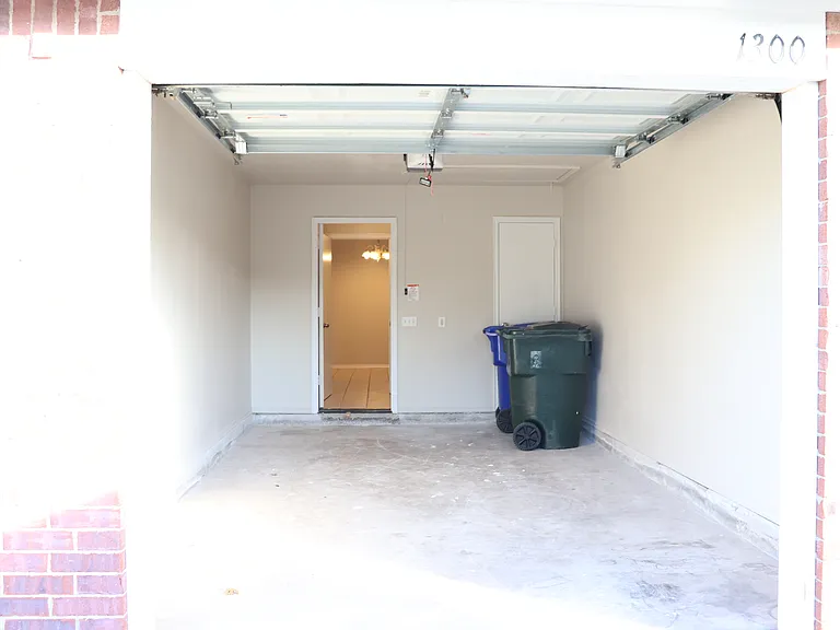 1217 Eastgate Dr — Photo 19
