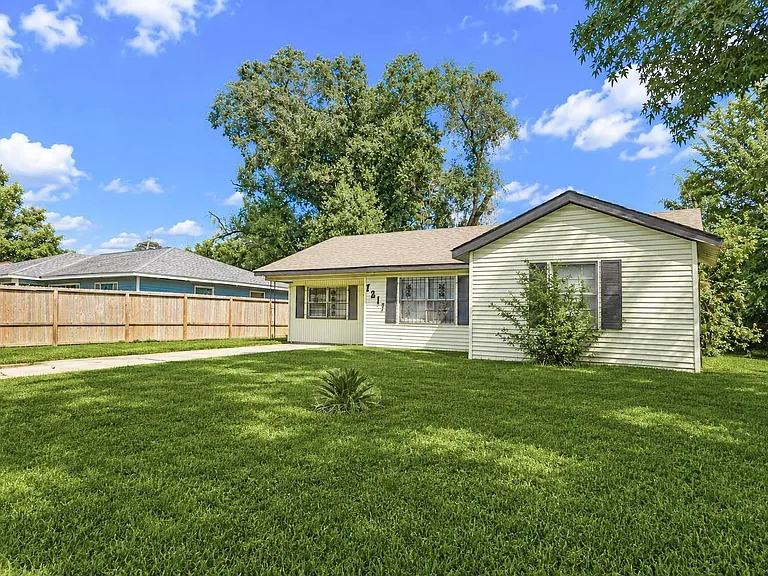 7217 Parker Rd — Photo 2