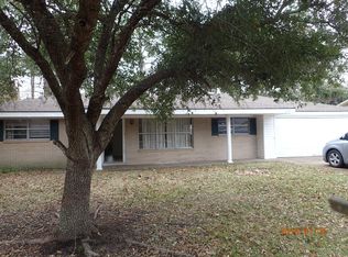 6256 Tennyson Dr, Ocean Springs, MS 39564