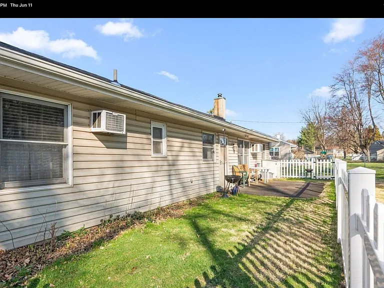 1027 Rozel Ave — Photo 9