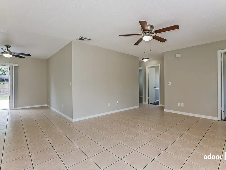 2210 N Warnell St — Photo 6