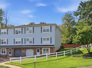 109 Lenape Trl, Washington, NJ 07882