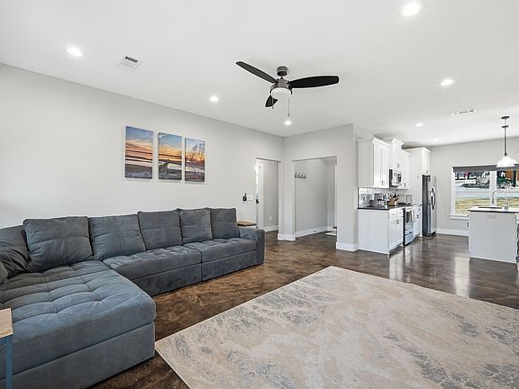 4th image of 265 Bentwood Dr