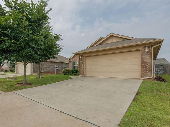 2nd image of 2606 Trailwood Dr