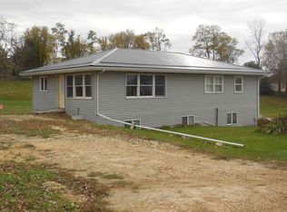 40 Washington Mills Rd, Zwingle, IA 52079