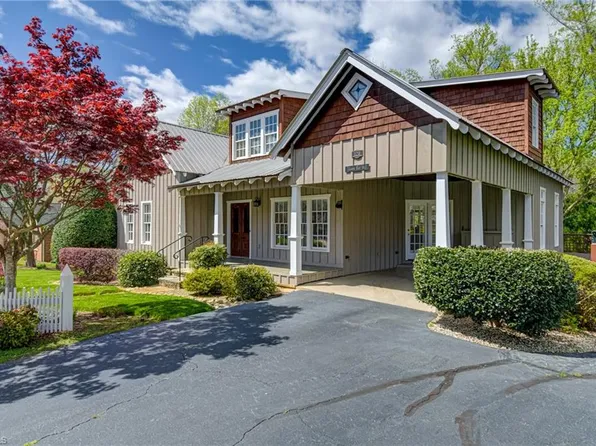 120 Town Lot Dr, Pfafftown, NC 27040