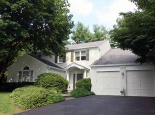 6 Royal Dominion Ct, Bethesda, MD 20817