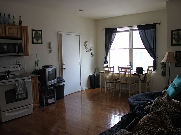 2nd image of 1721 W Montgomery Ave APT 2