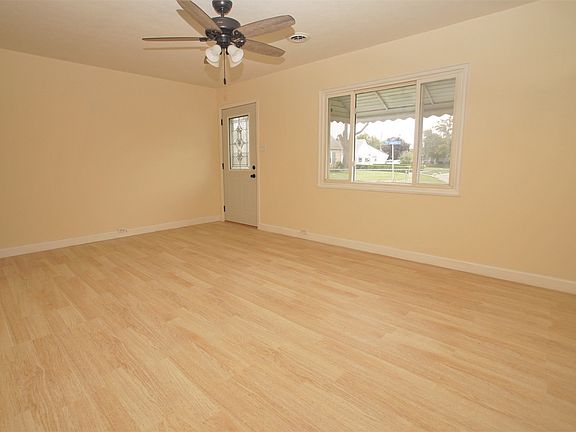 2nd image of 1216 Columbus Blvd