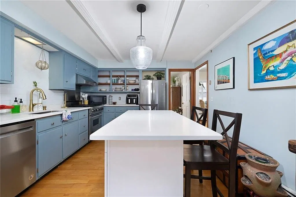 2 bed, 1.0 bath, 1056 sqft, $3,000 — Photo 3